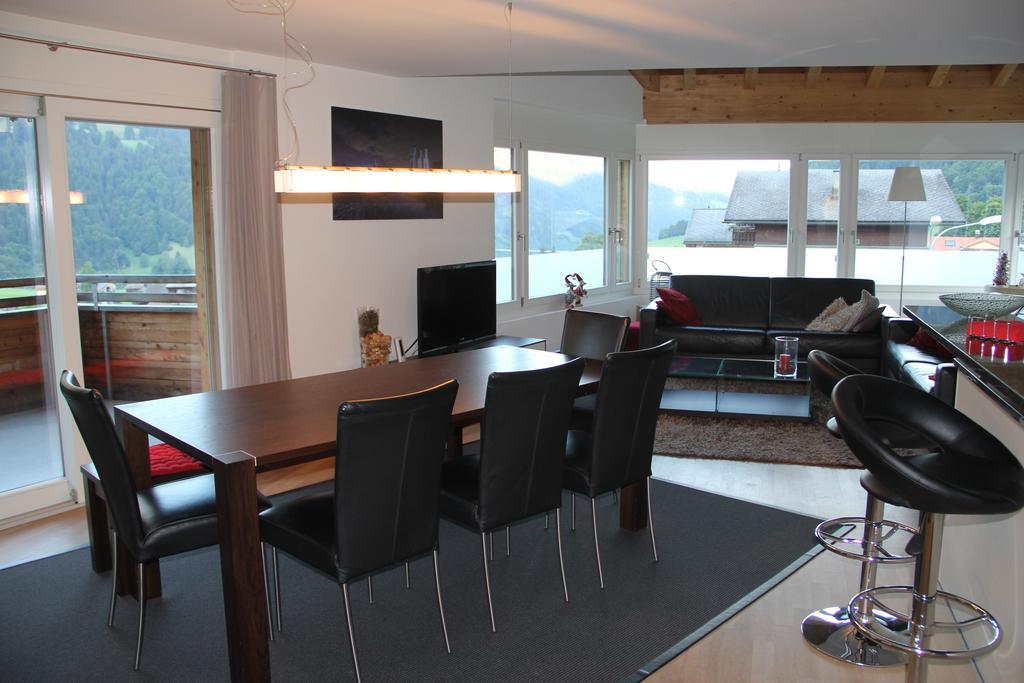 Haus Rufinis Apartment Klosters Exterior photo